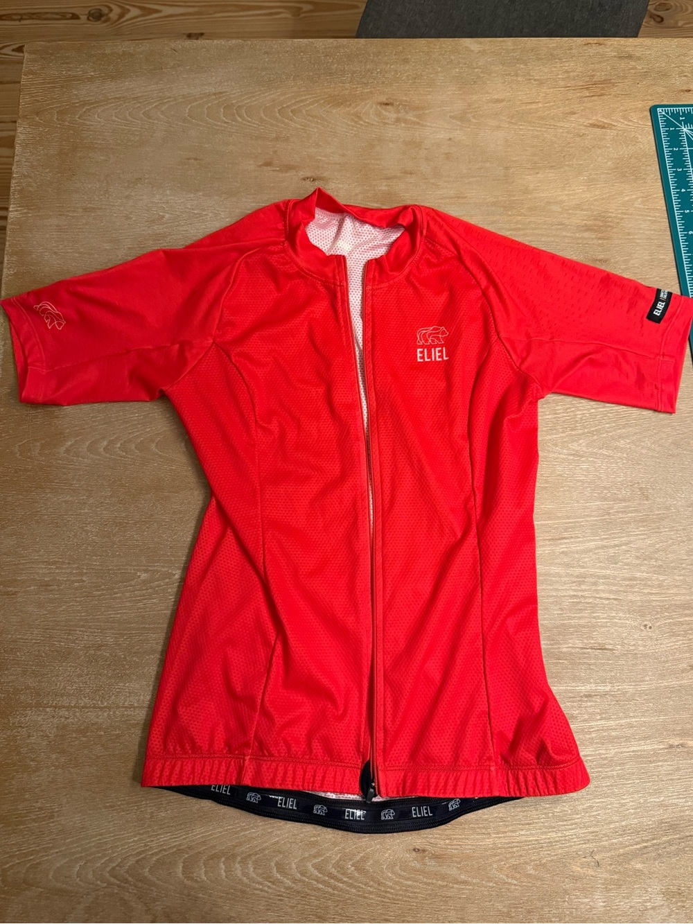Eliel Women’s Red Short-Sleeve Cycling Jersey